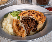 Load image into Gallery viewer, Minced Yorkshire Beef &amp; Onion (Box of 6 x 250g)
